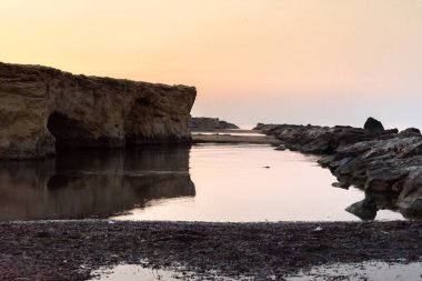 Cirica Körfezi'nin gün doğumunda manzara, Sicilya, İtalya