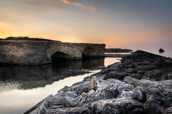 Cirica Körfezi'nin gün doğumunda manzara, Sicilya, İtalya