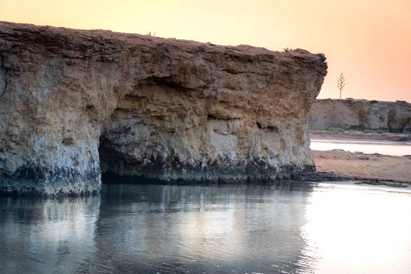 Cirica Körfezi'nin gün doğumunda manzara, Sicilya, İtalya