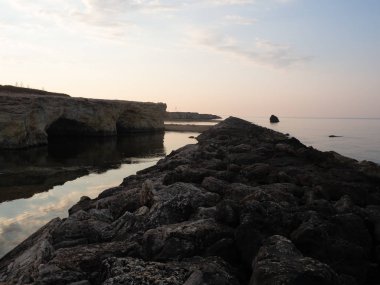 Cirica Körfezi'nin gün doğumunda manzara, Sicilya, İtalya