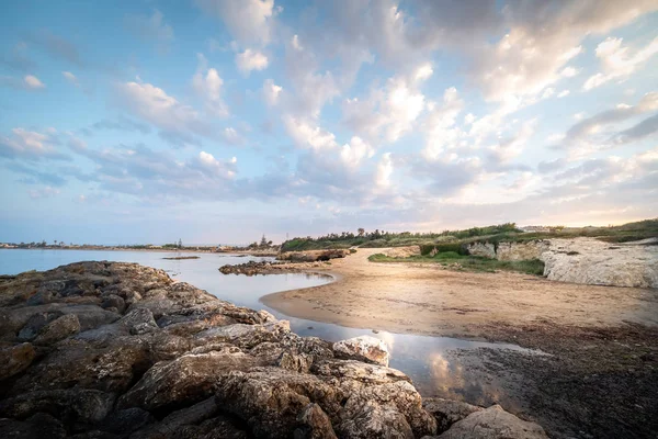 Cirica Körfezi'nin gün doğumunda manzara, Sicilya, İtalya