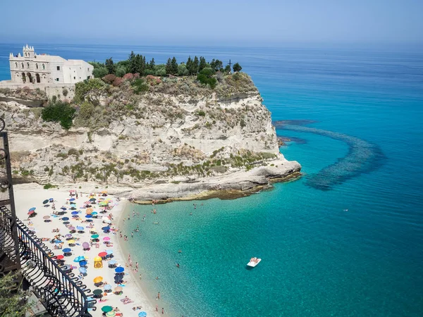 Tropea plajının havadan görünümü
