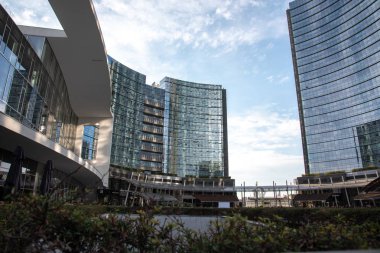 Gae Aulenti meydanının görünümü