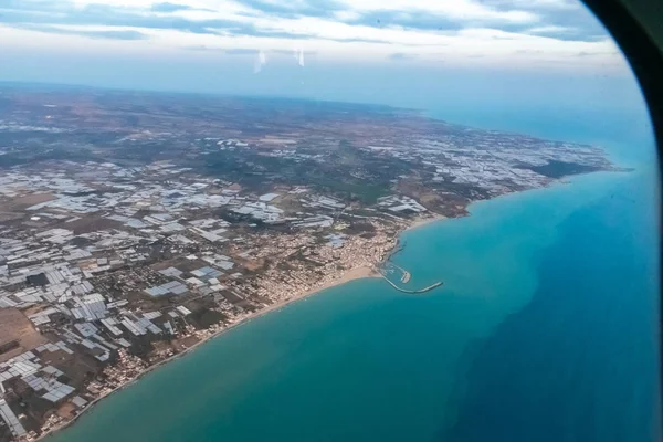 Vista aérea de la costa siciliana cerca de Ragusa — Foto de Stock