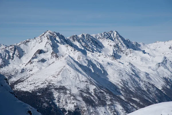 Uitzicht op de bergen rond de tonale pas van de Paradiso l — Stockfoto