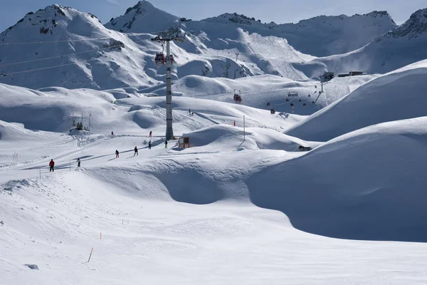 Blick auf die Berge rund um den Tonale Pass vom Paradiso l — Stockfoto