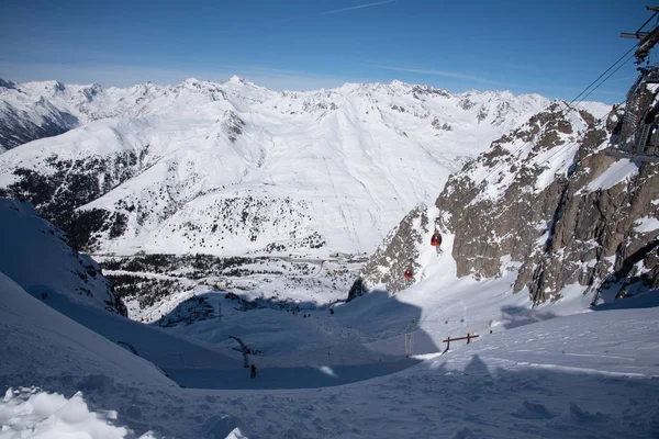 Uitzicht op de bergen rond de tonale pas van de Paradiso l — Stockfoto