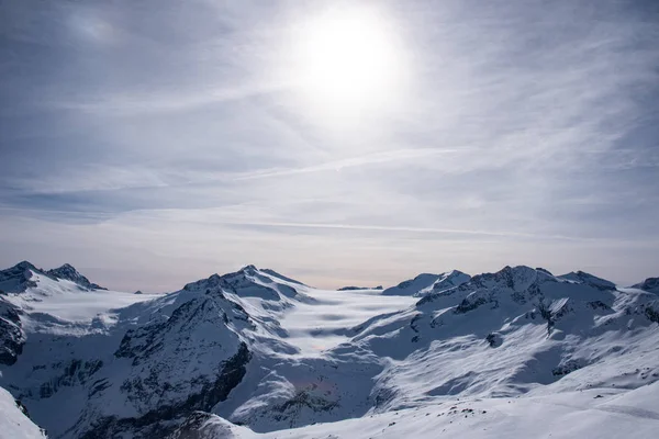 Vista de las montañas alrededor del Tonale Pass — Foto de Stock