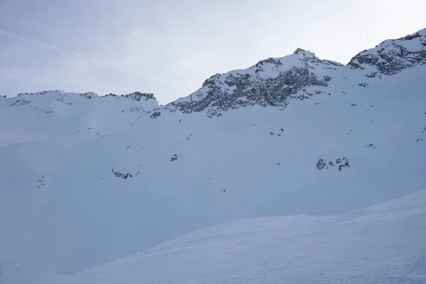 Utsikt över bergen runt Tonale pass — Stockfoto