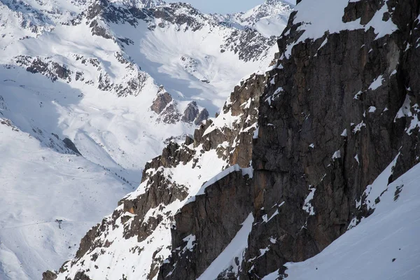 Uitzicht op de bergen rond de tonale pas — Stockfoto