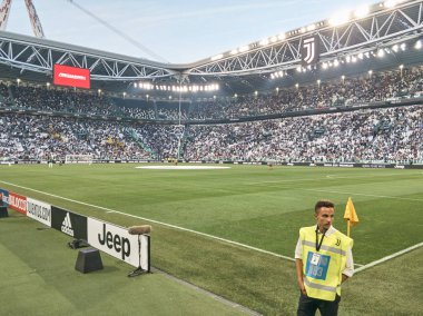 Torino, İtalya - 29 Eylül 2018: Juventus'un iç saha maçlarını oynadığı Allianz Stadyumu'nun manzarası. Atış Serie A maç günü sırasında alınır