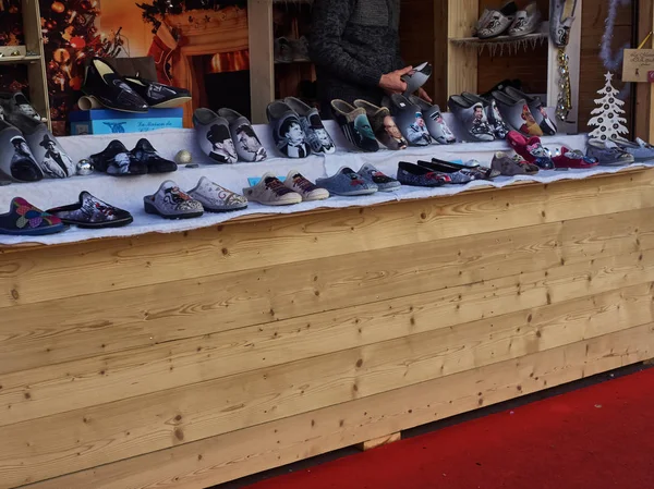 Zicht op een kiosk bij de "Marche de Noel" in Annecy — Stockfoto