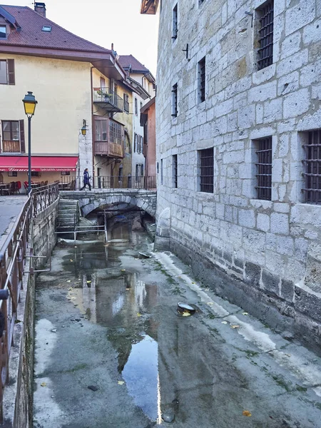 Blick auf den "Palais de l 'ile" in Annecy — Stockfoto