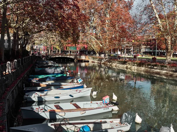 Annecy, Francia - 07 dicembre 2018 - Girato il canale che bri — Foto Stock