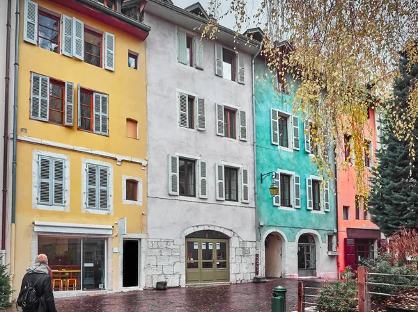 Tourné Quelques Belles Maisons Colorées Près Cathédrale Dans Belle Annecy — Photo