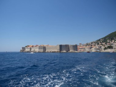 Güneşli bir yaz gününde Dubrovnik 'in eski kasaba manzarası. Dubrovnik, Hırvatistan
