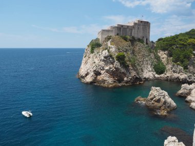 Kral Dubrovnik 'e Lovrijenac iniyor.