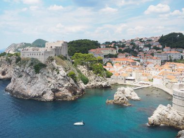Kral Dubrovnik 'e Lovrijenac iniyor.
