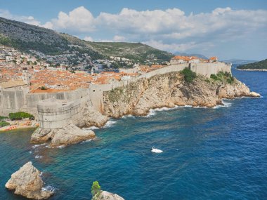 Kral Dubrovnik 'e Lovrijenac iniyor.