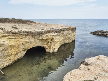 Bir yaz günü Cirica Körfezi manzarası