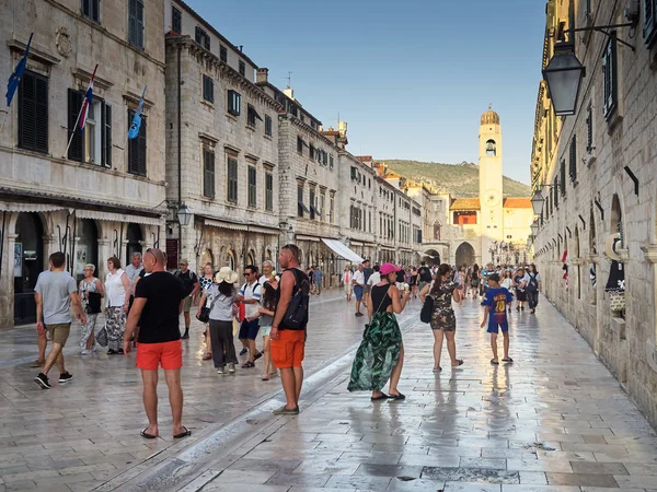 Dubrovnik, Hırvatistan - 05 Temmuz 2018: Dubrovnik Old Town manzarası, Hırvatistan
