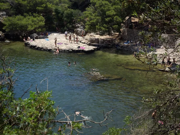 ドゥブロヴニク クロアチア 2018 ロクルム島の中心にある自然の小さな湖 ドゥブロヴニク クロアチア — ストック写真