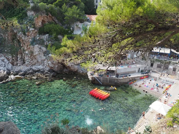 Скелястий Пляж Дубровнику — стокове фото