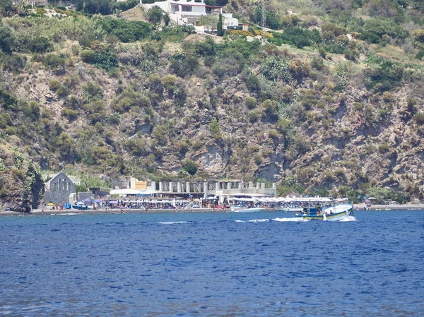 Güneşli Bir Günde Tekneden Lipari Körfezi Nin Görüntüsü — Stok fotoğraf