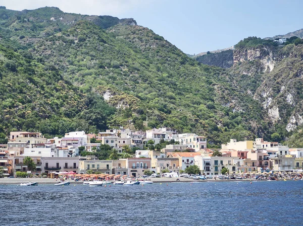 Tiro Bahía Lipari Desde Barco Durante Día Soleado —  Fotos de Stock