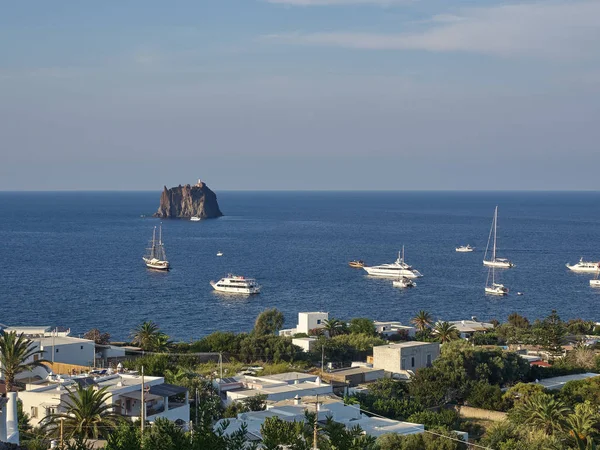 Strombolicchio Stromboli Szigeteket Lőttek Hajóról Egy Nyári Délután Alatt — Stock Fotó