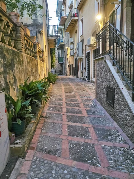 Blick Auf Eine Straße Von Taormina Bei Sonnenuntergang — Stockfoto