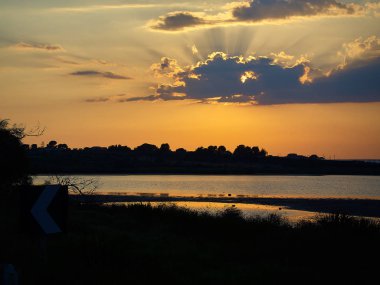 Granelli doğal rezerv park shot bir yaz gün batımında. Sicilya, İtalya