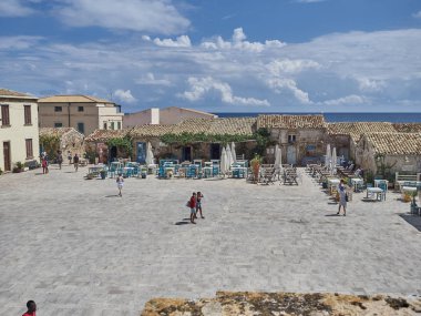 Marzamemi, İtalya / Ağu 23 2018: Marzamemi Görünümü, Sicilya - İtalya