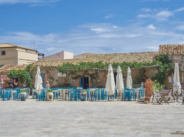 Yaz aylarında gündüz marzamemi panoramik çekim