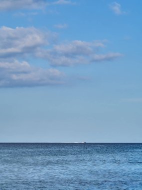 Yaz güneşli bir günde Syracuse yakınlarındaki güzel tropikal San Lorenzo plaj Shot