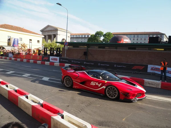 Mediolan Włochy Sierpnia 2018 Wystawa Formule Dzień Centrum Mediolanu Ferrari — Zdjęcie stockowe