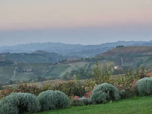 A Langhe vidék megtekintése Piemont-ban — Stock Fotó