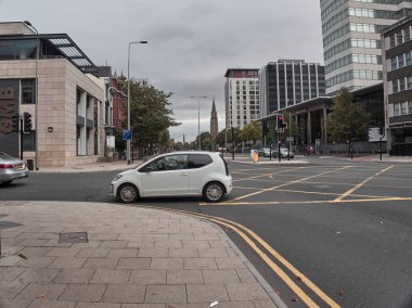 Cardiff, İngiltere - 16 Eylül 2018: Cardiff şehir sokaklarının görünümü