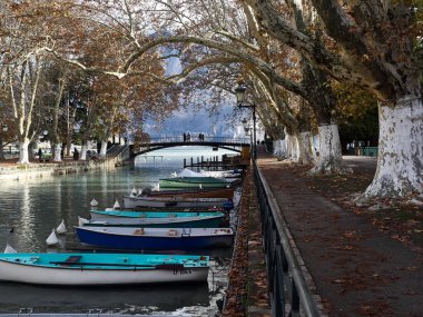 Annecy, Fransa - 07 Aralık 2018 - Bri kanalı çekilmiştir