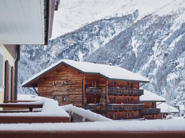 Santa Caterina Valfurva 'daki tipik dağ evi, Valtellina