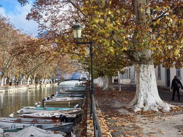 Annecy, Francia - 07 dicembre 2018 - Girato il canale che bri — Foto Stock