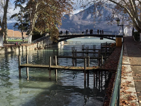 Annecy, Frankrike - december 07, 2018 - Skott av Pont Des Amours — Stockfoto