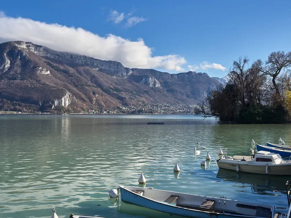 Annecy, France - 07 décembre 2018 : Tournage du lac d'Annecy a — Photo