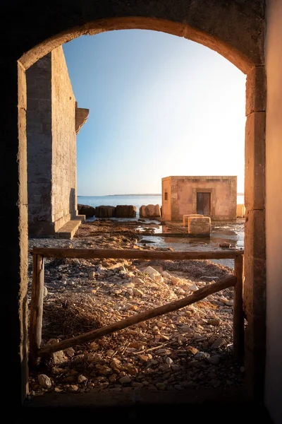 Tournage Des Ruines Ancien Bâtiment Tonnara Vendicari Bâtiment Été Utilisé Photos De Stock Libres De Droits