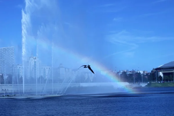Kazan gezisi. Çeşme ve gökkuşağı