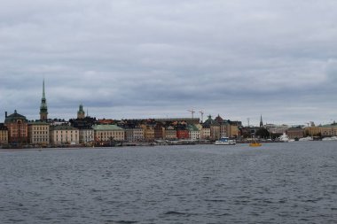 Trip. Stockholm 'deki iskelede. İsveç.