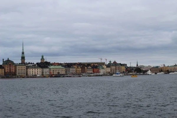 Trip. Stockholm 'deki iskelede. İsveç.