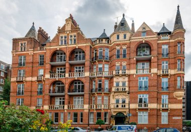 Londra / Uk - 20 Eylül 2018: Ranelagh Gardens, Fulham 'da Viktorya dönemi konak blokları ve sanat deco tarzı mimari.