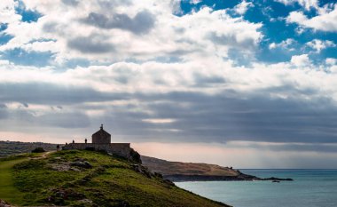 St. Nicholas Kilisesi, İngiltere, Cornwall 'daki St. Ives burnu üzerinde..