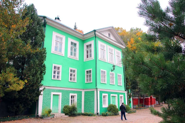 2018 ペチョラ ロシア Pskovo ペチェル スキー修道院の修道院の知事の家 — ストック写真